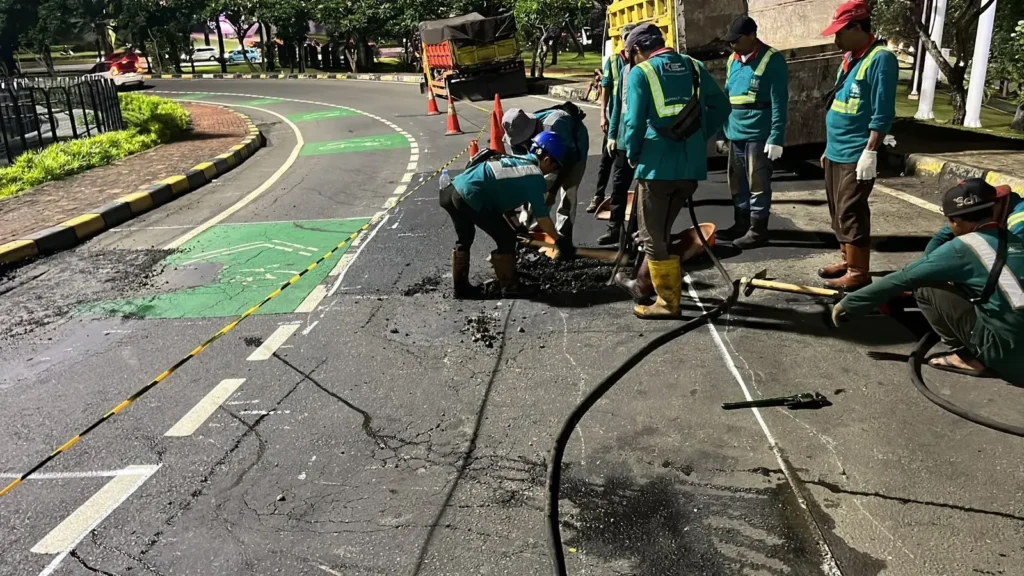 Jasa Tukang Aspal Jakarta (1) Jasa Tukang Aspal Jakarta