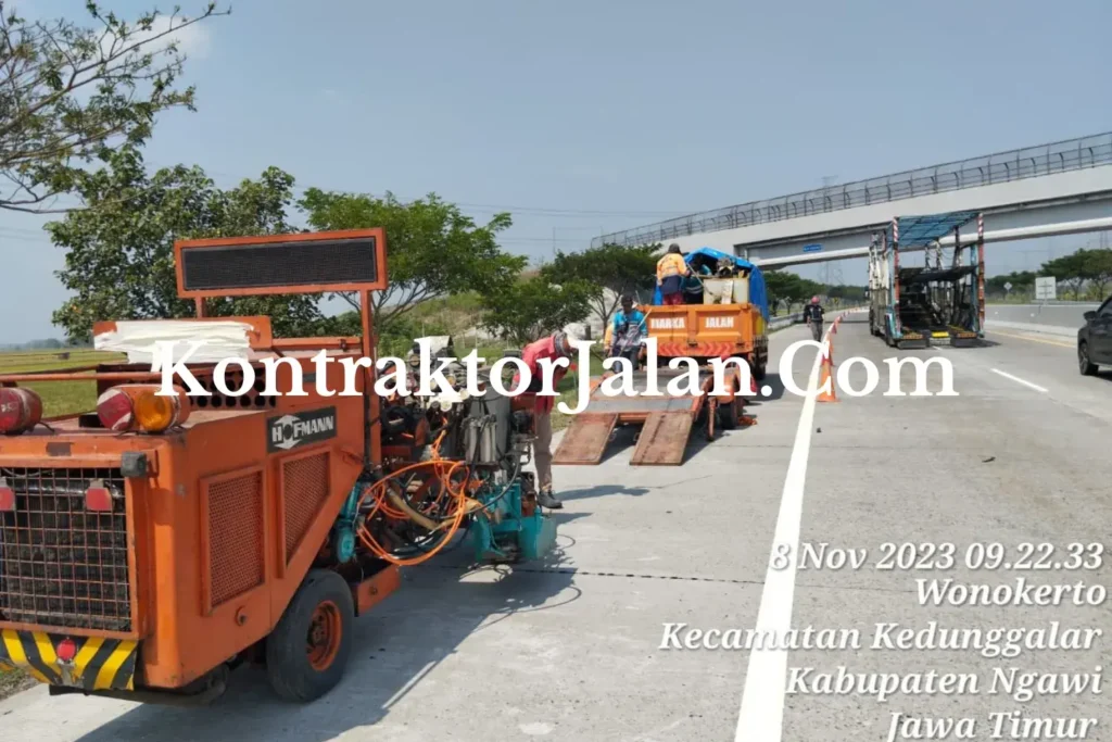 Jasa Marka Jalan Tol